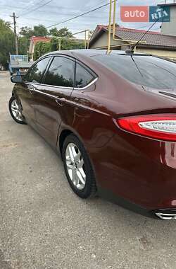 Седан Ford Fusion 2014 в 
