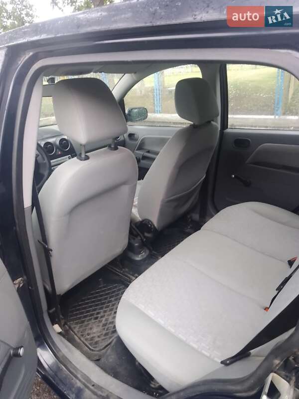 Хэтчбек Ford Fusion 2005 в Теплике