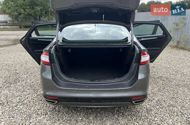 Седан Ford Fusion 2014 в 