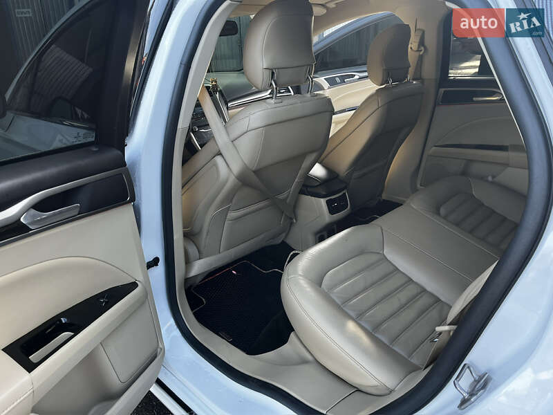 Седан Ford Fusion 2014 в Одесі