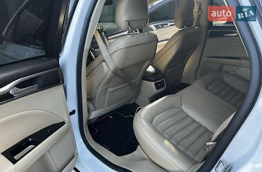 Седан Ford Fusion 2014 в 