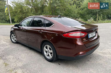 Седан Ford Fusion 2015 в 