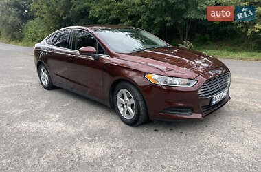 Седан Ford Fusion 2015 в 