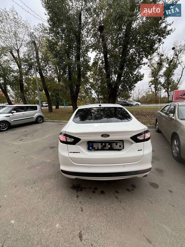 Седан Ford Fusion 2015 в Києві