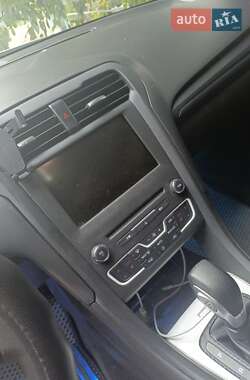 Седан Ford Fusion 2015 в 