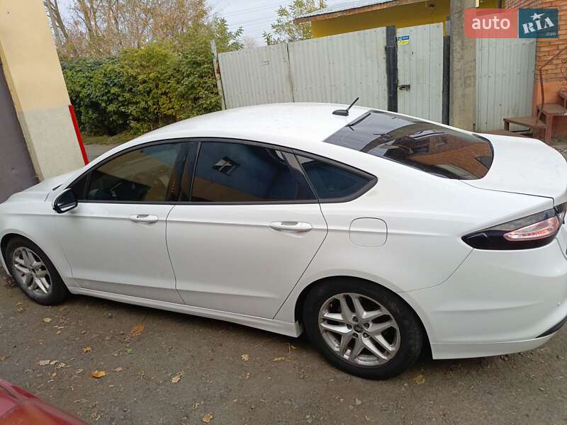 Седан Ford Fusion 2015 в Києві