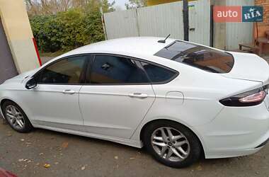 Седан Ford Fusion 2015 в 