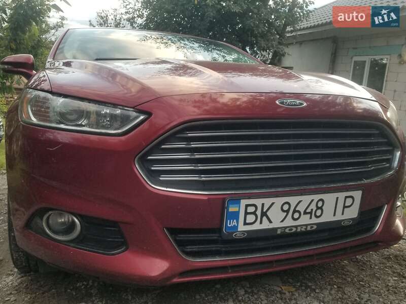 Седан Ford Fusion 2016 в 