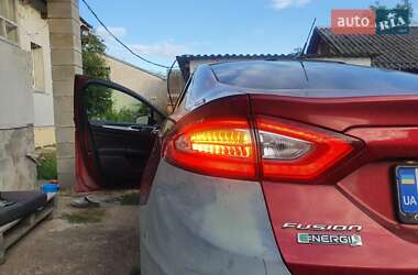 Седан Ford Fusion 2016 в 