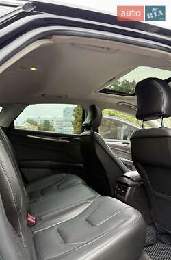 Седан Ford Fusion 2016 в 