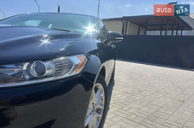 Седан Ford Fusion 2016 в 