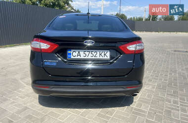 Седан Ford Fusion 2016 в 