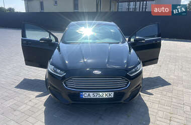 Седан Ford Fusion 2016 в 