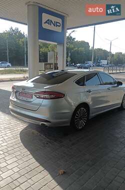 Седан Ford Fusion 2017 в 