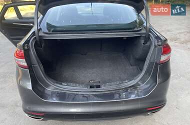 Седан Ford Fusion 2016 в 