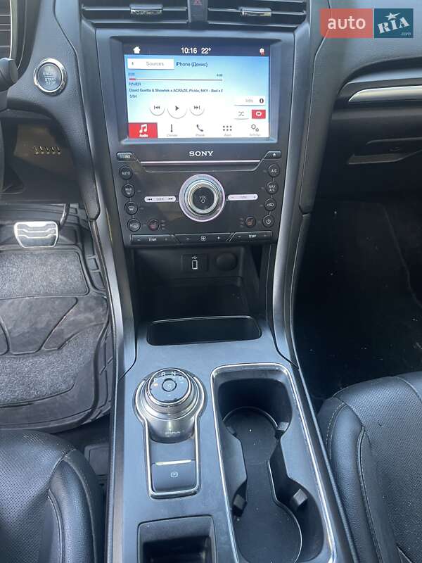 Седан Ford Fusion 2016 в Кам'янському