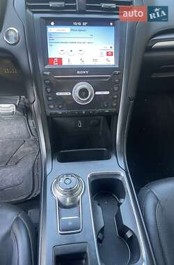 Седан Ford Fusion 2016 в 