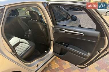 Седан Ford Fusion 2014 в 