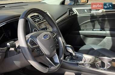 Седан Ford Fusion 2014 в 
