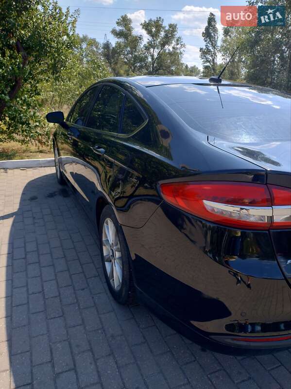 Седан Ford Fusion 2016 в Павлограде