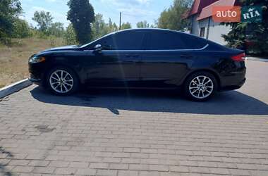 Седан Ford Fusion 2016 в 