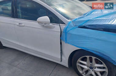 Седан Ford Fusion 2016 в 
