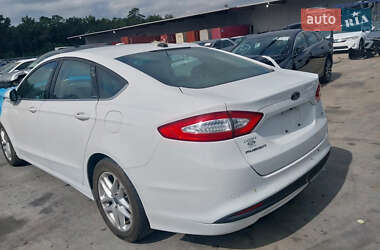 Седан Ford Fusion 2016 в 