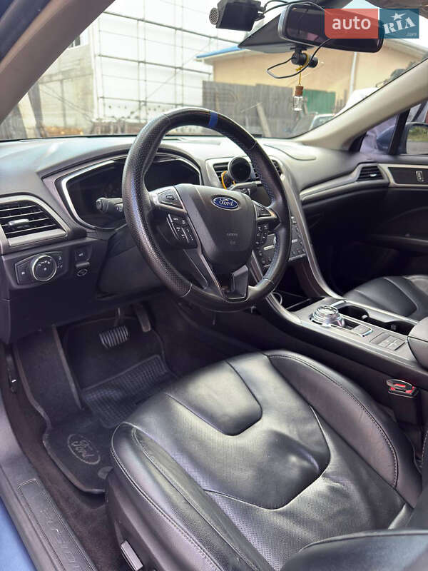 Седан Ford Fusion 2018 в 
