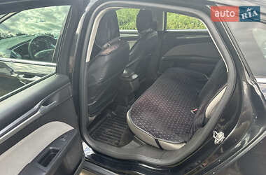 Седан Ford Fusion 2013 в 