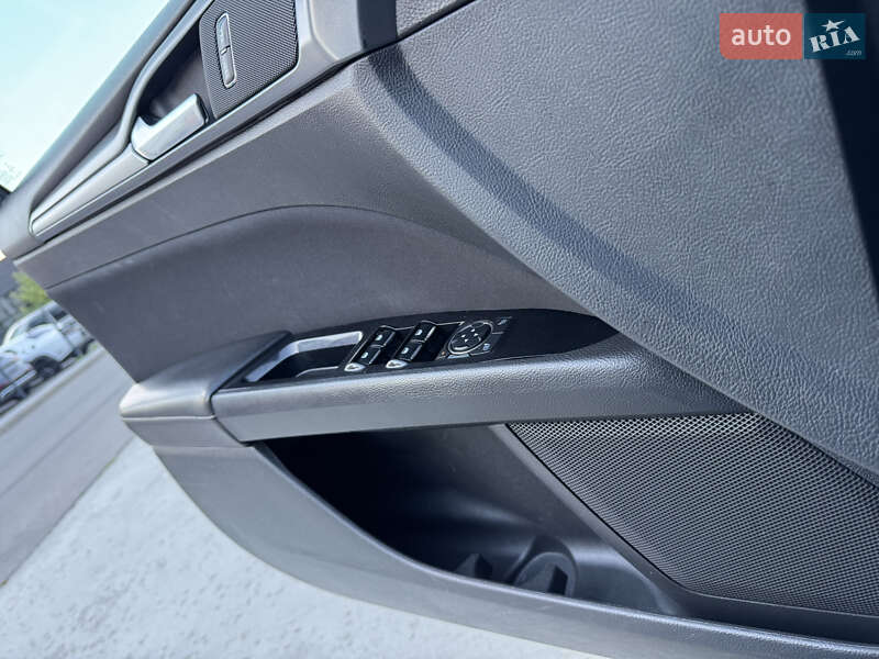 Седан Ford Fusion 2014 в Києві