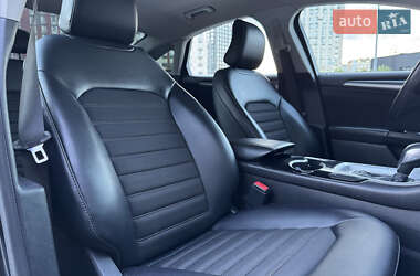 Седан Ford Fusion 2014 в 