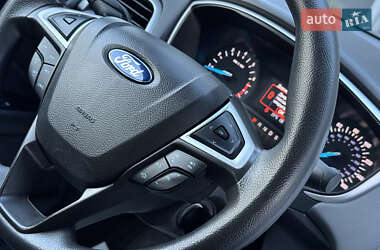 Седан Ford Fusion 2014 в 