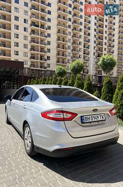 Седан Ford Fusion 2013 в 