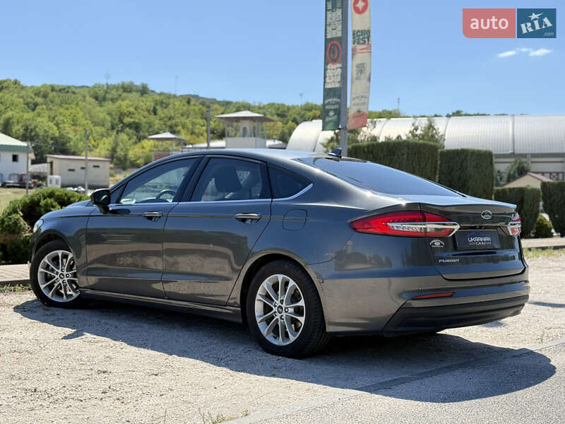 Седан Ford Fusion 2019 в Днепре