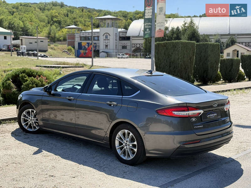 Седан Ford Fusion 2019 в Днепре