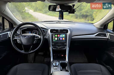 Седан Ford Fusion 2019 в 