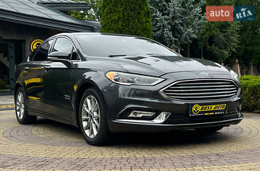 Седан Ford Fusion 2016 в Львове