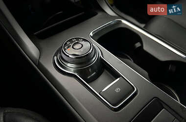 Седан Ford Fusion 2016 в 
