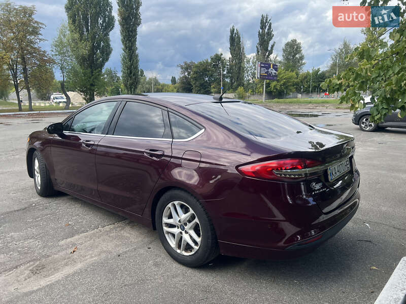 Седан Ford Fusion 2016 в 