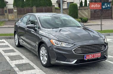 Седан Ford Fusion 2019 в 