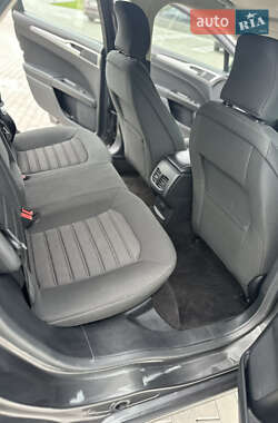 Седан Ford Fusion 2019 в 