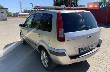 Хэтчбек Ford Fusion 2008 в 