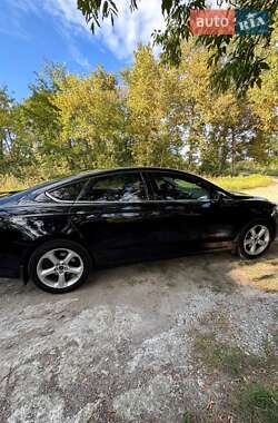 Седан Ford Fusion 2016 в 