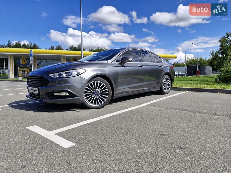 Седан Ford Fusion 2017 в 