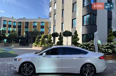 Седан Ford Fusion 2016 в 
