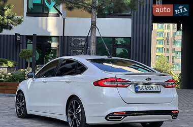 Седан Ford Fusion 2016 в 