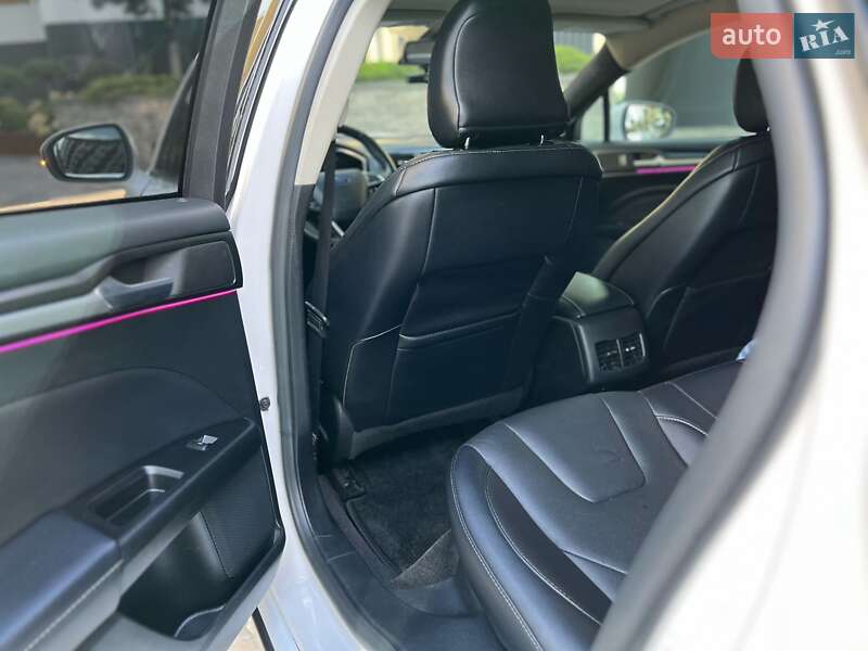 Седан Ford Fusion 2016 в Киеве фото 28 Седан Ford Fusion 2016 в Киеве