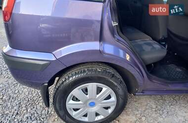 Хэтчбек Ford Fusion 2006 в 