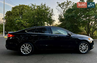 Седан Ford Fusion 2017 в 