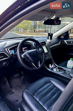 Седан Ford Fusion 2017 в 